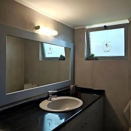 Avra House شقة سودا