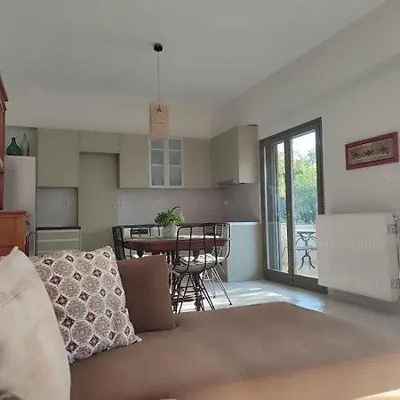 Avra House شقة