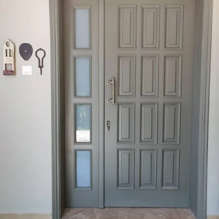 Avra House شقة